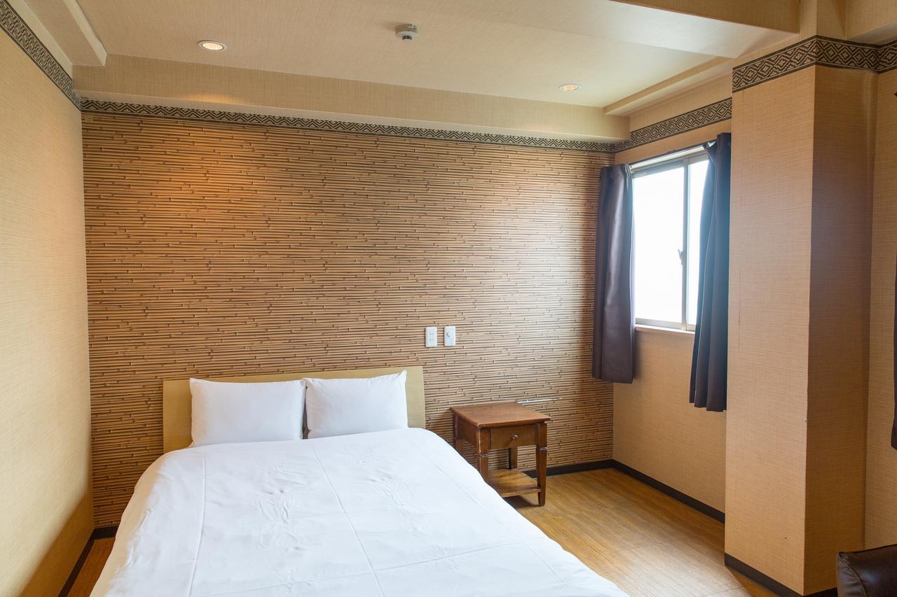 Uehonmachi Plaza Hotel (Adults Only) Ōsaka Exterior foto