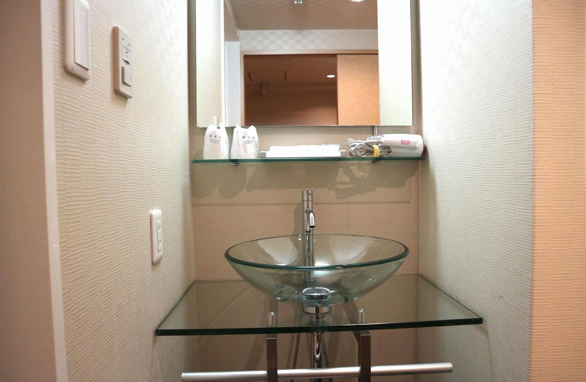 Uehonmachi Plaza Hotel (Adults Only) Ōsaka Exterior foto